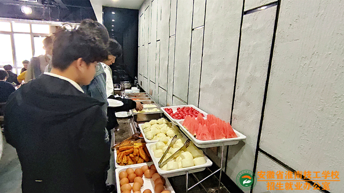 早饭_副本.jpg